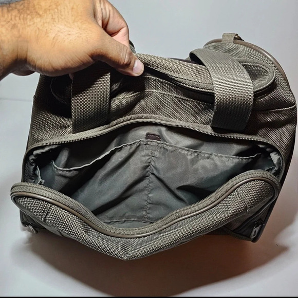 hartmann beige Ballistic Nylon overnight train case Weekender Duffle Travel Bag - Picture 7 of 11